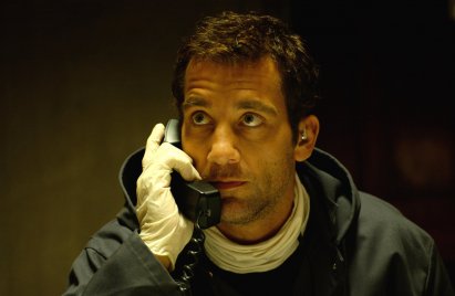 Clive Owen végrehajtja a tökéletes bankrablást