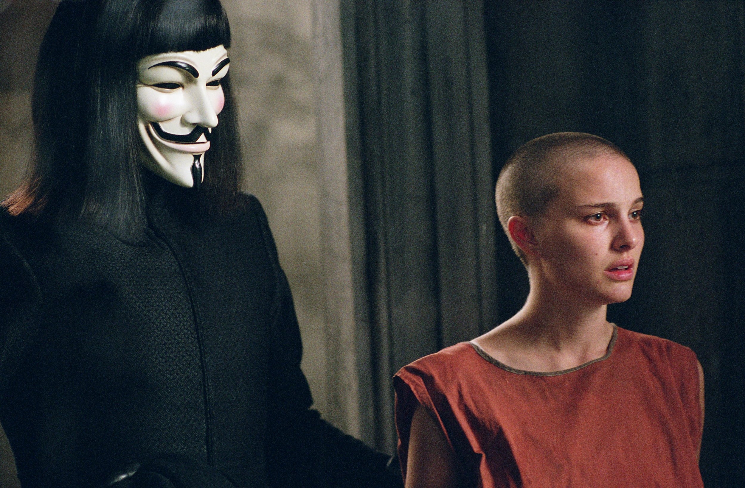 История вендетты. Натали Портман v значит вендетта. V for Vendetta 2006.