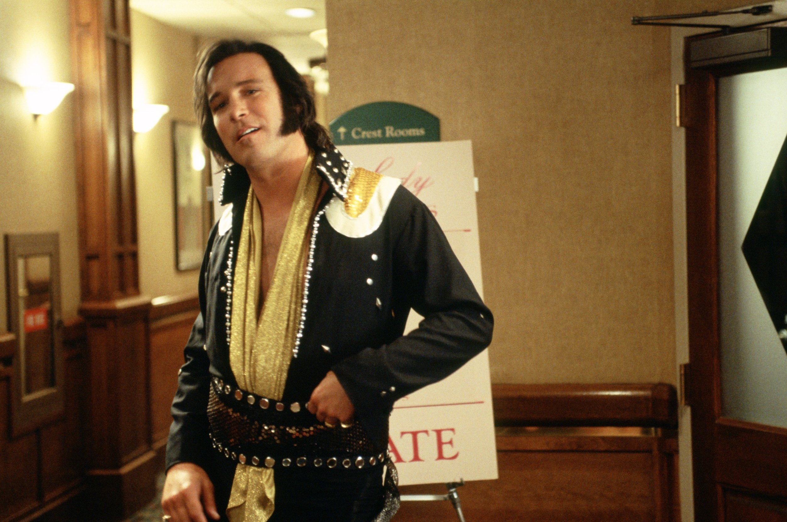 элвис покинул здание. элвис покинул здание. элвис покинул здание. Elvis in the building. Elvis has left the building 2004.