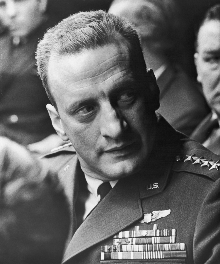 Джордж к скотт. George c. Scott. George c. Scott Dr. Strangelove.