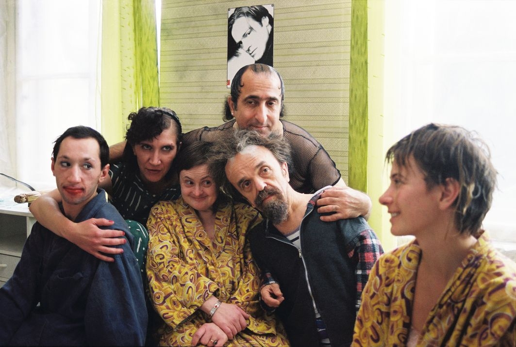 дом дураков кончаловский. дом дураков фильм 2002. высоцкая дом дураков. дом дураков фильм 2002 актёры. дом дураков фильм 2002.