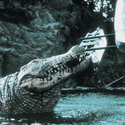 A kedves, idős Betty White a férjét dobja a krokodilok elé