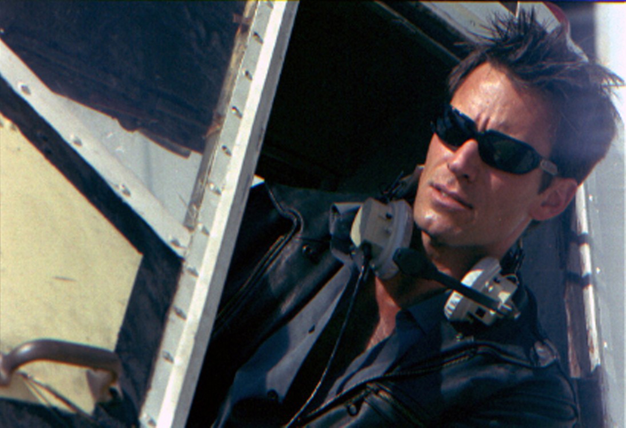 Саранча 2005. Саранча 2005. Саранча 2005. Люси лоулесс звездный крейсер галактика. Саранча 2005.