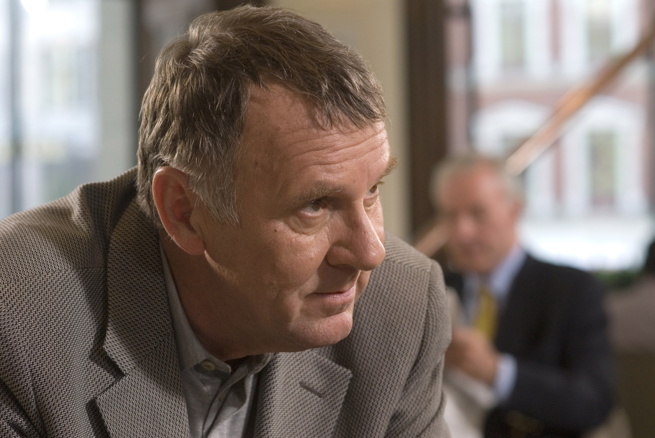 Начало режиссер. Tom Wilkinson 2022.