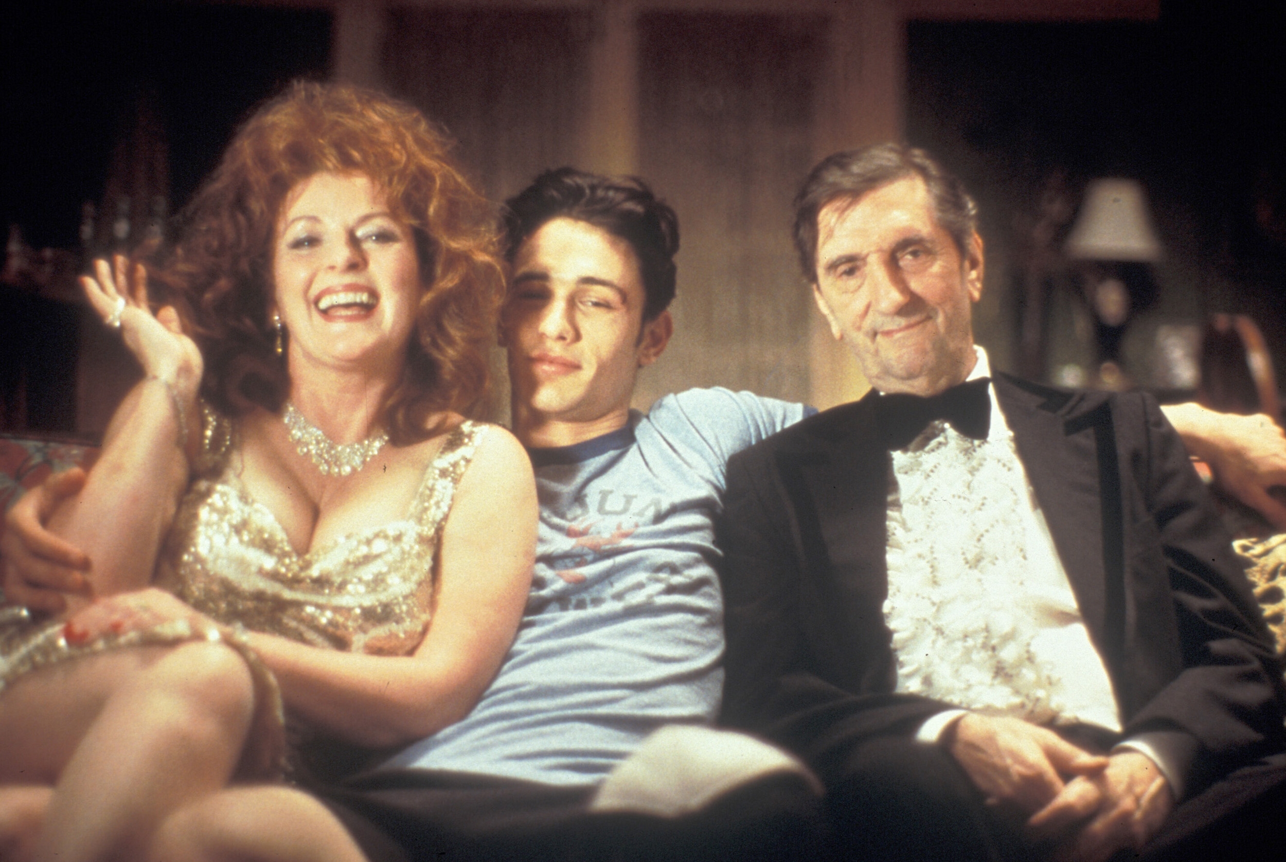 Американский жиголо роб шнайдер. Роб шнайдер жиголо. Жиголо женщина. Жиголо 2002. Жиголо женщина.