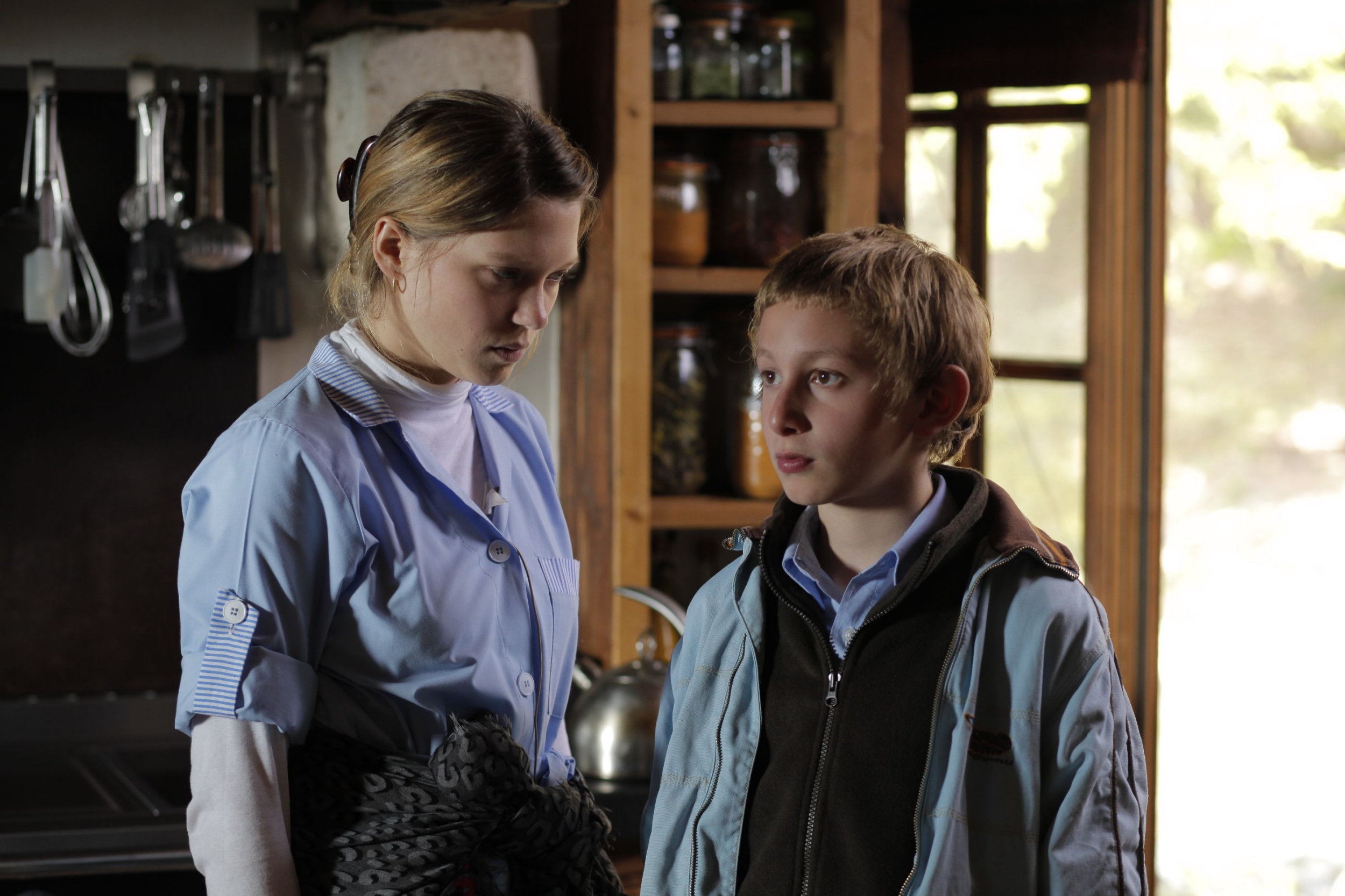 сестра 2012 год. леа сейду с сестрой. Kacey mottet klein, naissance dun acteur фильм 2015. систер фильм 2012. сестра 2012 год.