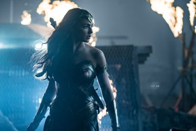 Nézd meg a Wonder Woman 1984 első három percét!