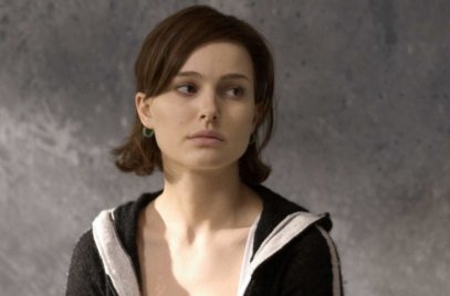 Natalie Portmant nem zaklatták ugyan, de nap mint nap kerül megalázó helyzetbe