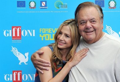 Mira Sorvino imádja, hogy apja megölné Harvey Weinsteint
