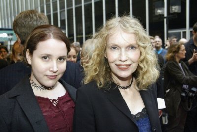 Mia Farrow nem akarta, hogy lánya újra felemlegesse a zaklatási ügyet