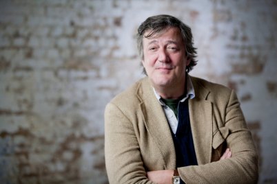 Stephen Fry youtube-videóban beszél betegségéről