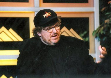 Michael Moore be akarta bizonyítani, hogy a nők jobbak a férfiaknál, de egy nő megcáfolta