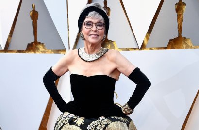 56 éves ruhában ment az Oscarra a veterán sztár