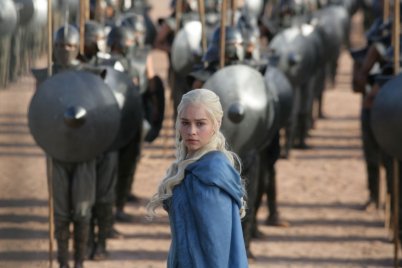 Emilia Clarke képregényének főhőse akkor lesz szuperhős, ha menstruál
