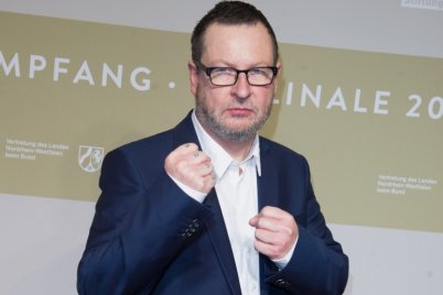 Megint sikerült a botránykeltés a botrányfilmesnek
