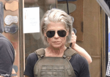 Iszonyú menő, ahogy Linda Hamilton 61 évesen is Terminator-filmet forgat