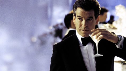 Pierce Brosnan egyszerre szúrt oda az új Bond- és a Bourne-filmeknek