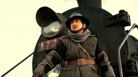 Jackie Chan most a japánok seggét rúgja szét – egy vonaton