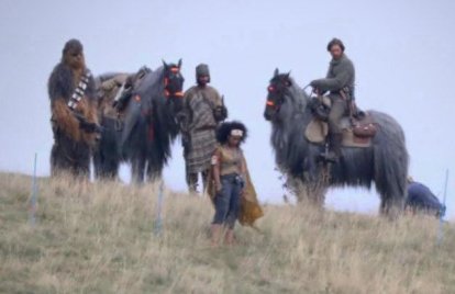 Izgalmas fotók szivárogtak ki a Star Wars 9 forgatásáról, ezen pörög a fél internet