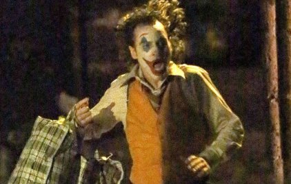 Hallgasd meg a Joaquin Phoenix-féle, új Joker sátáni kacagását!