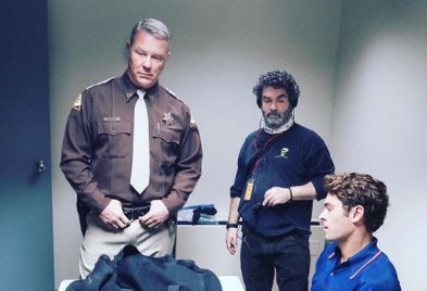 A Metallica énekese Zac Efron sorozatgyilkosos filmjét promózza