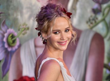 Eljegyzési gyűrűvel lepték meg Jennifer Lawrence-t!