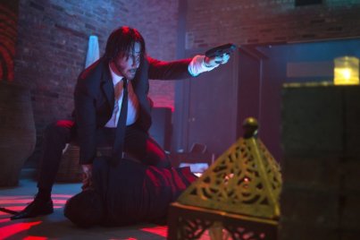 Keanu Reeves 40 fokos lázzal is kegyetlen tempót diktál