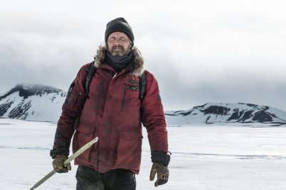 Sarkvidék - Mads Mikkelsen egy deres szakállú félisten