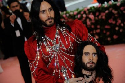 Jared Leto a saját fejével a hóna alatt mindenkit kiakasztott
