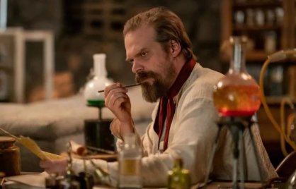 A Stranger Things seriffje furcsa Frankenstein-filmet forgatott, trailer is van már hozzá!