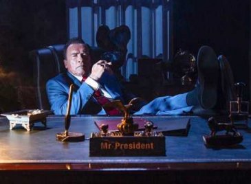Schwarzenegger lesz az amerikai elnök a Kung Fury 2-ben!