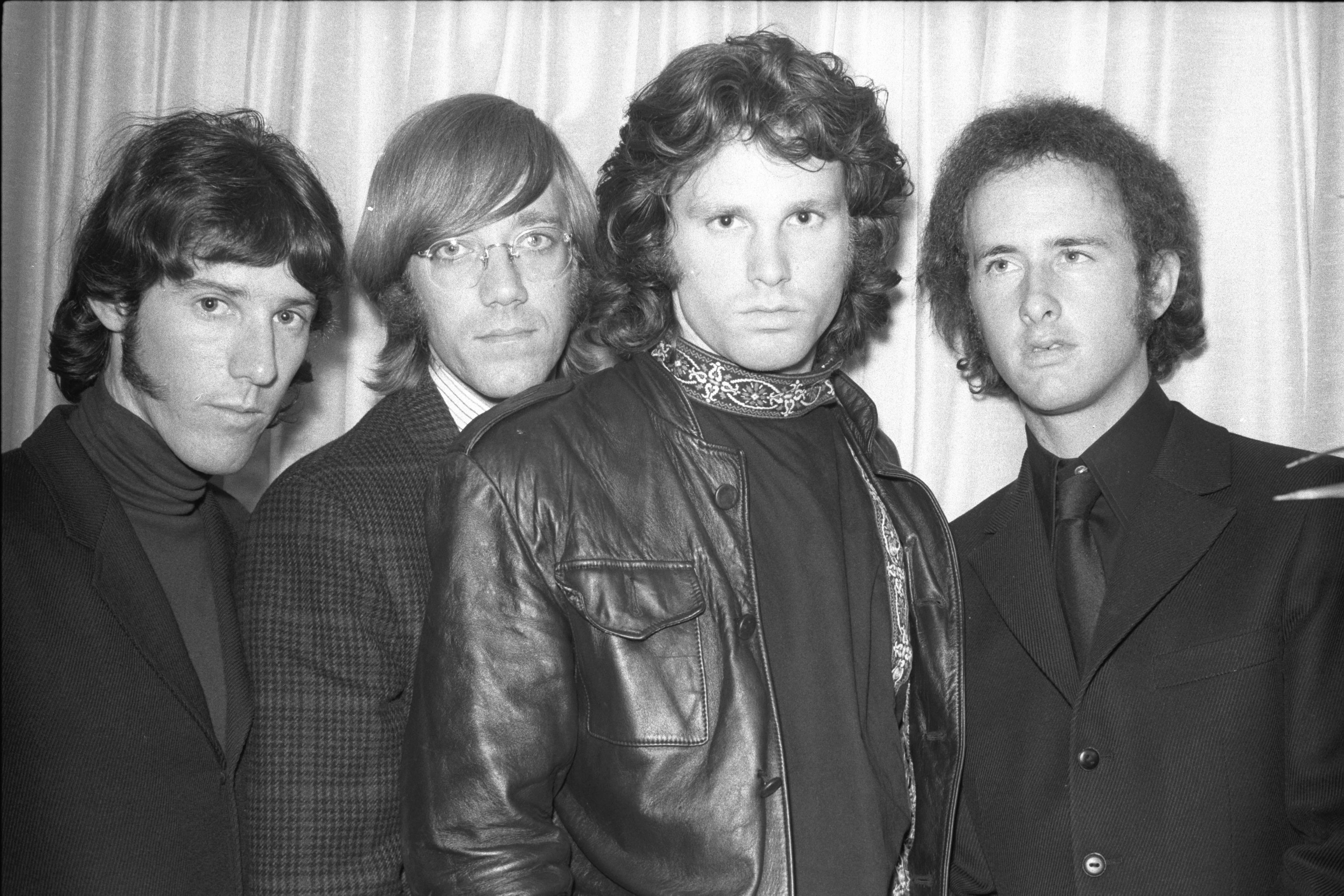 Слушать группу дорс лучшее. Группа the Doors. The Doors 1967. Группа the Doors сейчас. Моррисон Doors 1965.