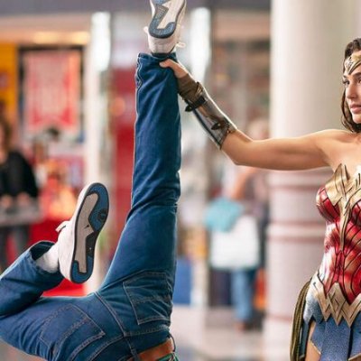 Káprázatos és vicces exkluzív jelenetfotók jöttek ki a Wonder Woman 1984-hez!