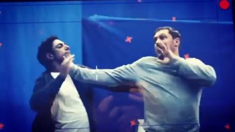 Nevettél már ma? Most majd fogsz! Itt a Venom bunyójelenete, CGI nélkül, popslágeres aláfestéssel