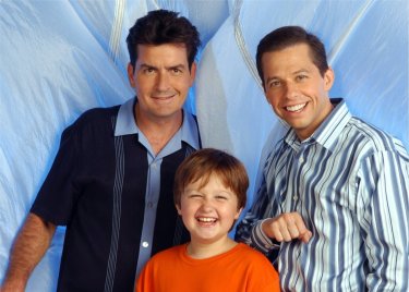 10 dolog, amit nem tudtál a Két pasi – meg egy kicsiről