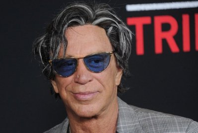 Mickey Rourke fittyet hány a koronavírusra