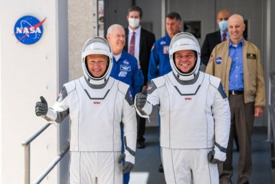 A Batman és a Thor filmek jelmeztervezője csinálta a SpaceX űrhajósainak a ruháját