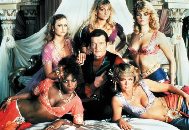 Ez volt az „undorító” pillanat, ami miatt Roger Moore otthagyta James Bond szerepét