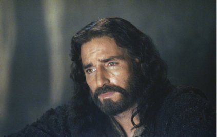 Jim Caviezel haja kigyulladt A passió forgatásán, de volt, hogy pár percre meg is halt
