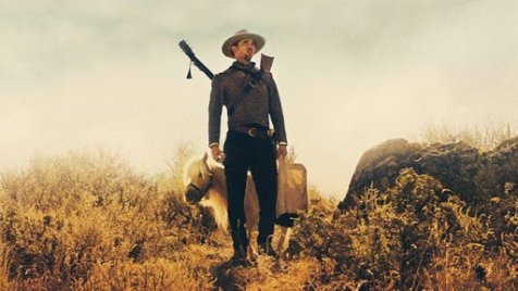 Rettentő idétlen westernt csinált Robert Pattinson