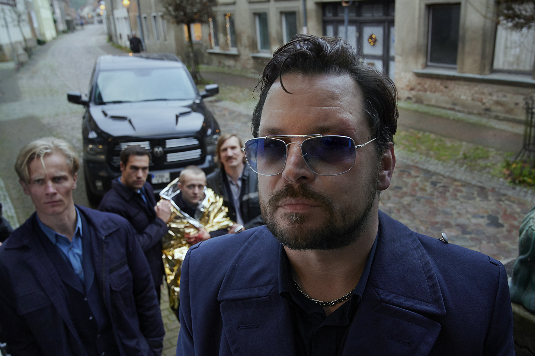 Karácsony kereszttűzben