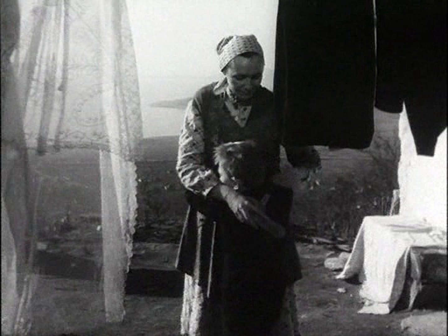 Ház a sziklák alatt