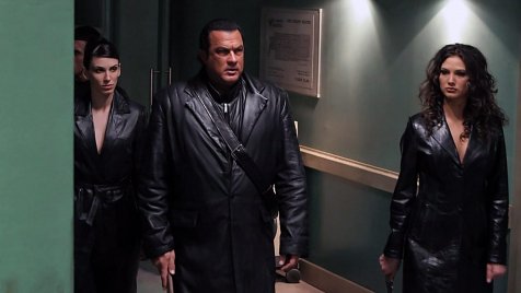 A film, ami még Steven Seagaltól is a legalja, de pont ettől szórakoztató