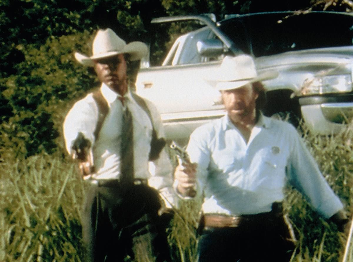 Cordell Walker (Chuck Norris) texasi ranger, aki a környék biztonságára ügy...