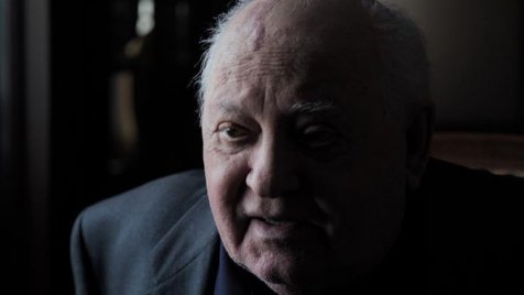 Gorbacsov.mennyország - Mihail Szergejevics szeret ukrán nótákat dalolni és kitérni a válaszok elől
