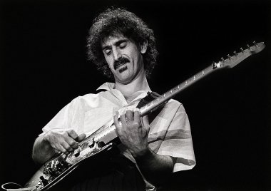 Zappa - Álarc és valóság