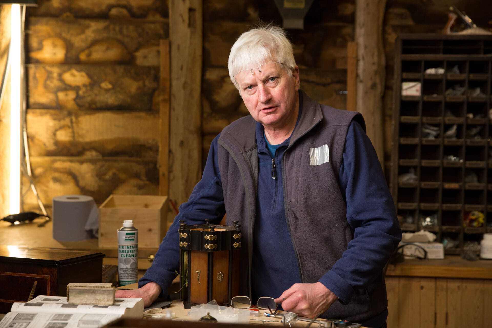 Emlékműhely || Trombita, bajnoki öv, körhinta