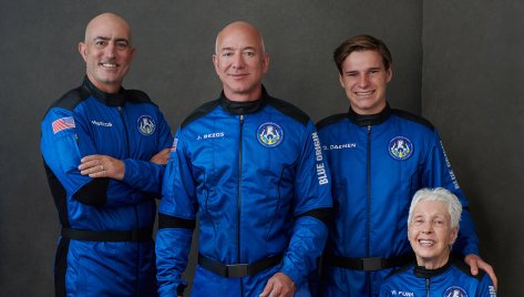 Jeff Bezos imádja Picard kapitányt, és utánamegy az űrbe