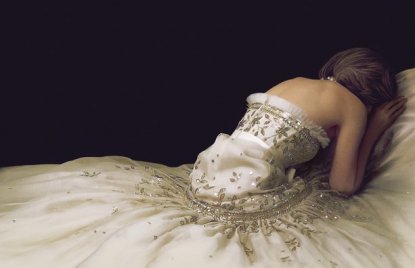 Még be sem mutatták, de már most imádják Kristen Stewart Diana hercegnős filmjét