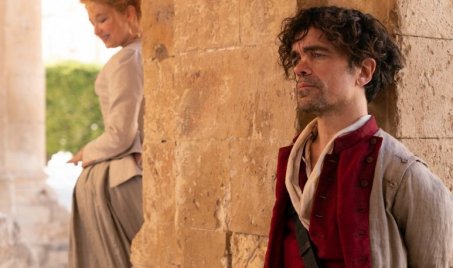 A Trónok harca Tyrionja Cyranót játszik